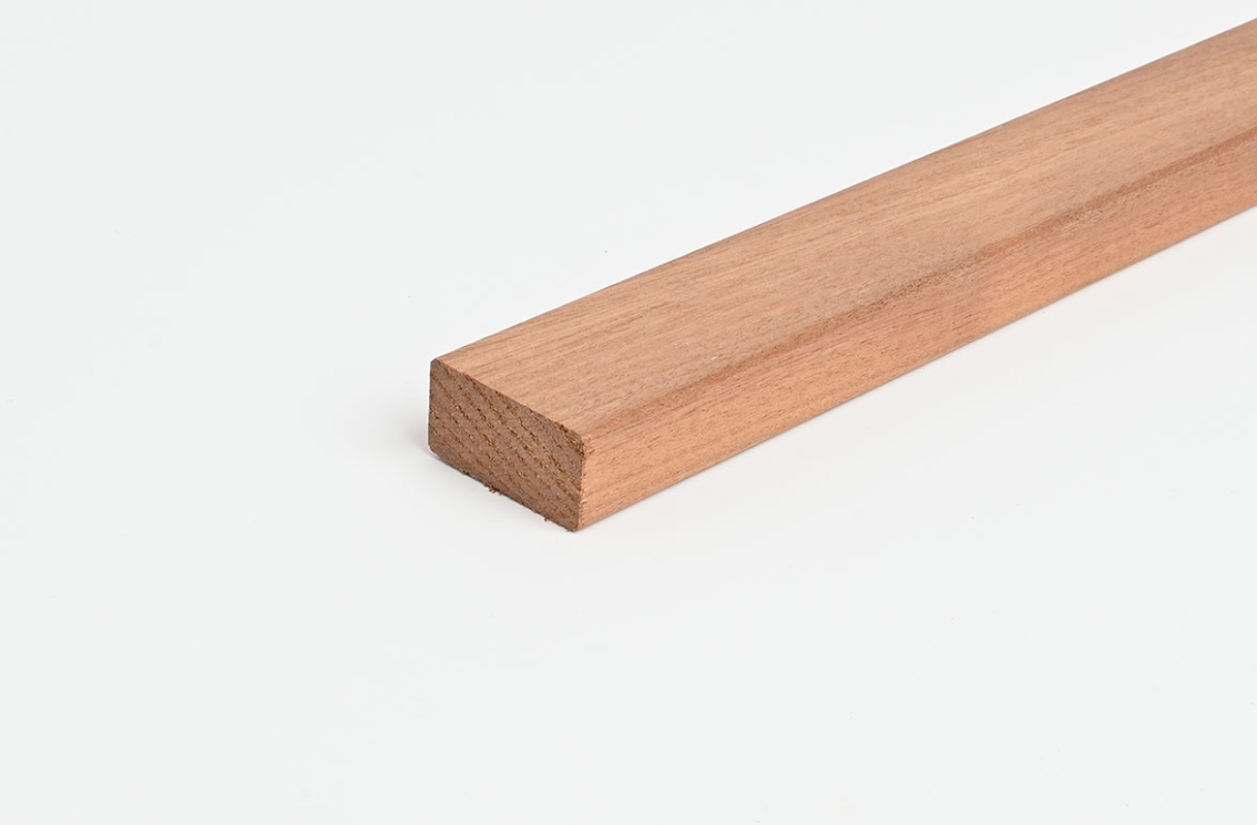 Produktprøve Mahogni facadeliste, KEF A1